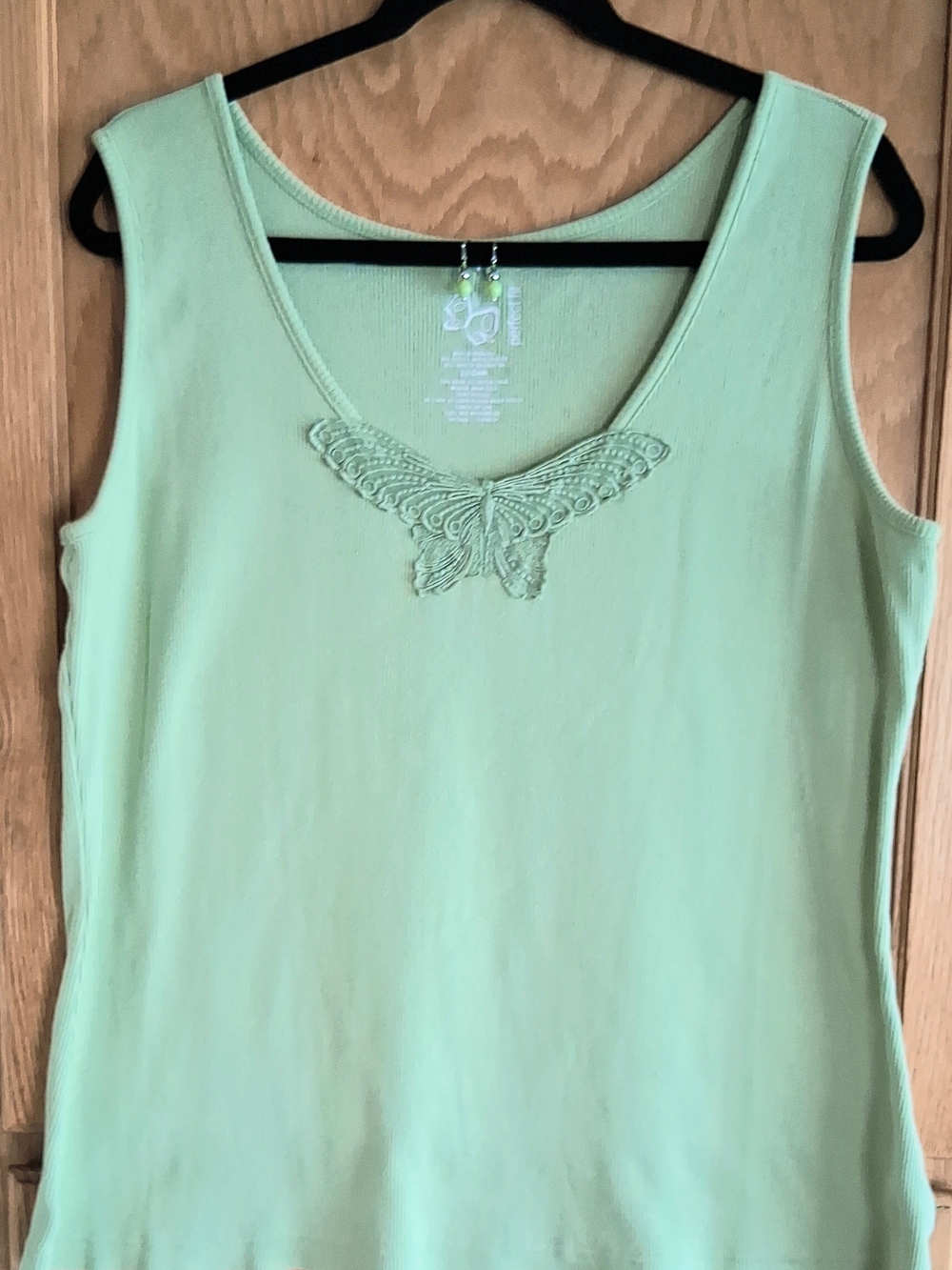 Butterfly Embroidered Ribbed Tank Top w/New Handmade Earrings - Size 22/24